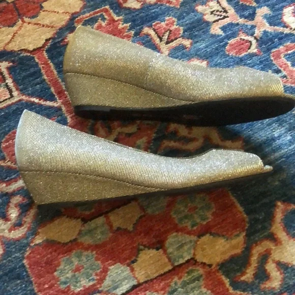 Cl by Laundry Metallic Peep Toe Wedge - Picture 4 of 5